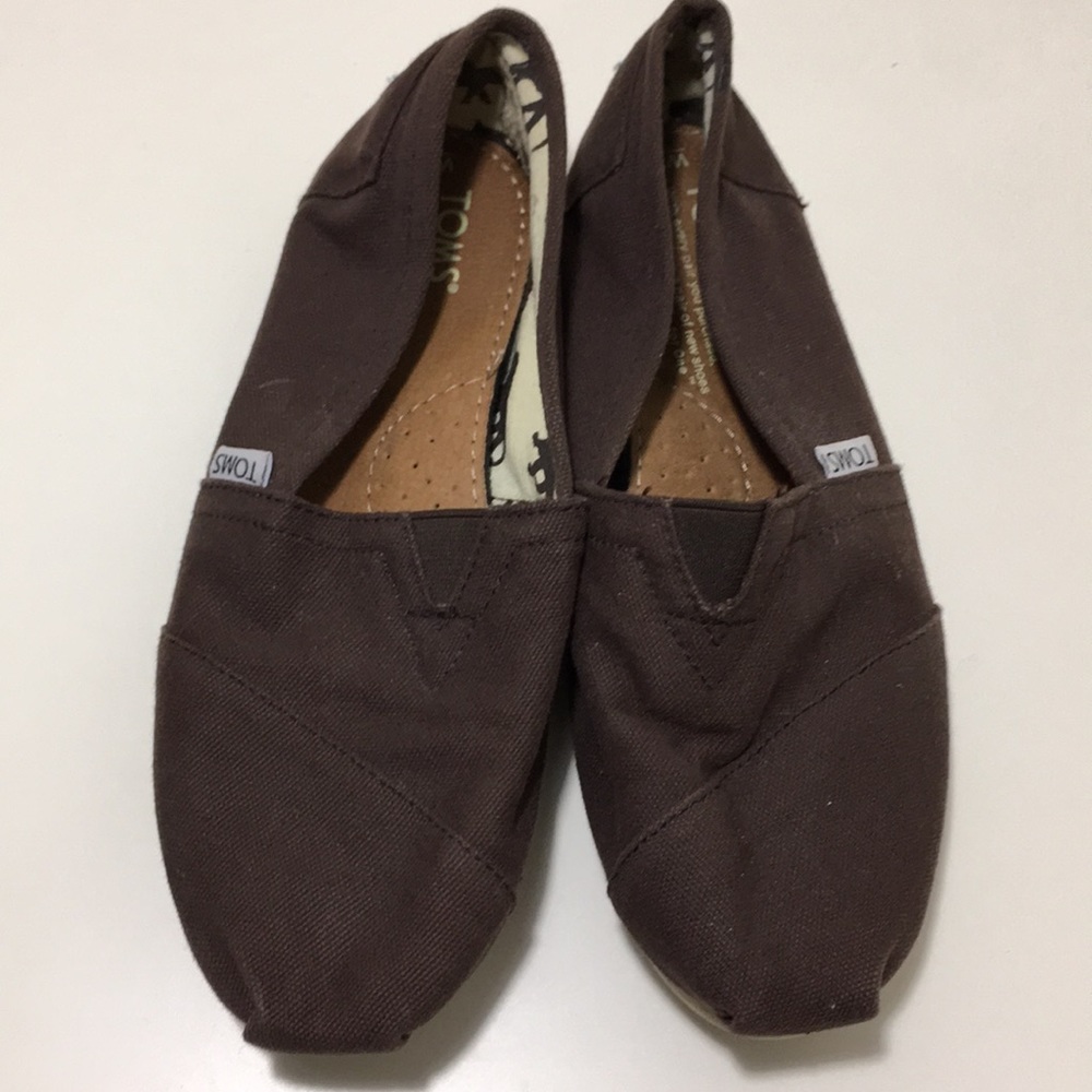 Toms brown shoes